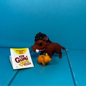 ⭐️ Zuru - Gumi Yum Surprise - Wildlife Series - Warthog w/ baby accessory